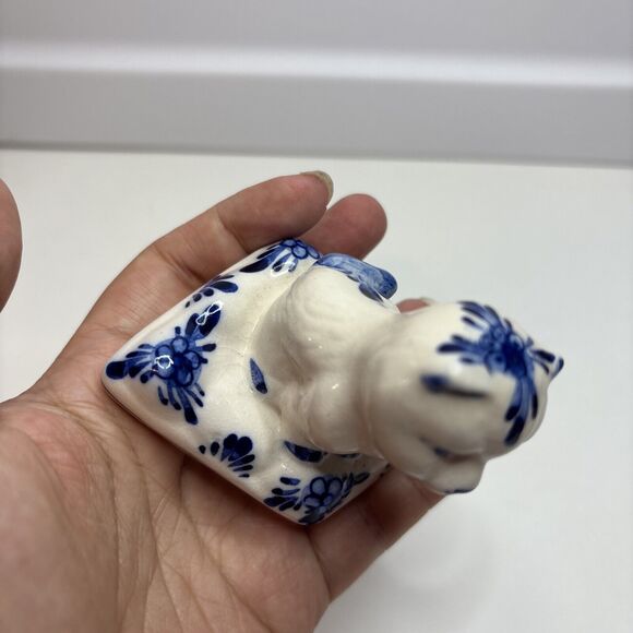 Holland Delft Blue  Cat on a Pillow Flowers Vintage Excellent Condition 2.75” - Picture 2 of 6